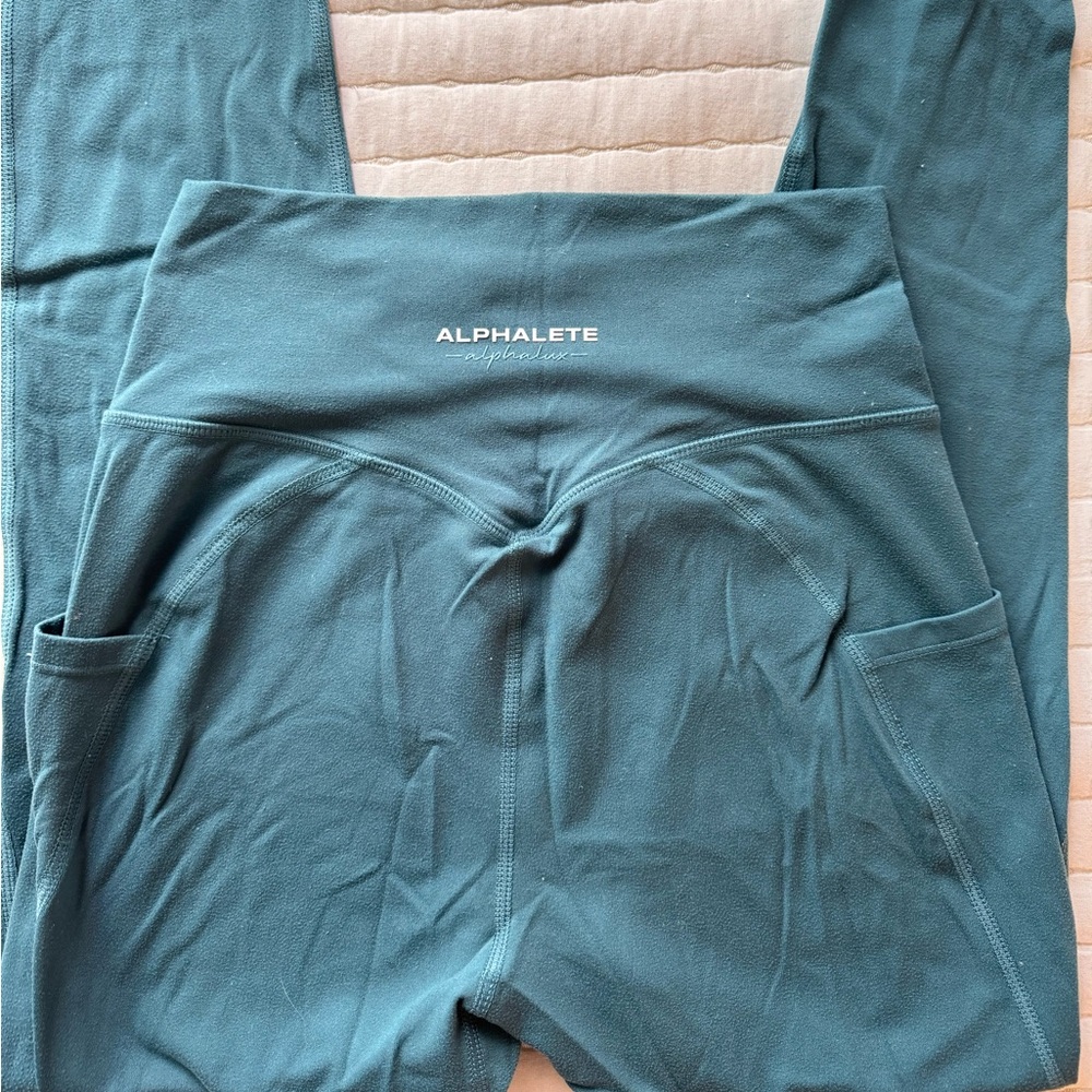 Alphalete Deep Teal Leggings with Pockets